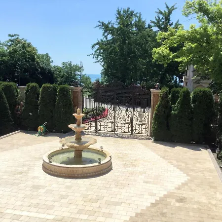 Sea Garden Apartment